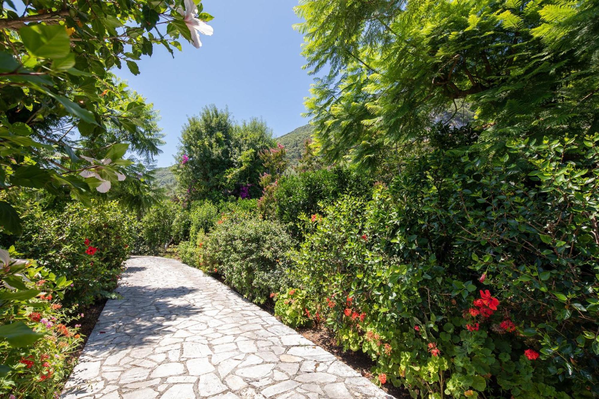 Ionian Garden Villas - Villa Pietra 바니체스 외부 사진